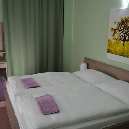Wellness Pension Inovec&Apartment Houses Jalsove Chambre photo