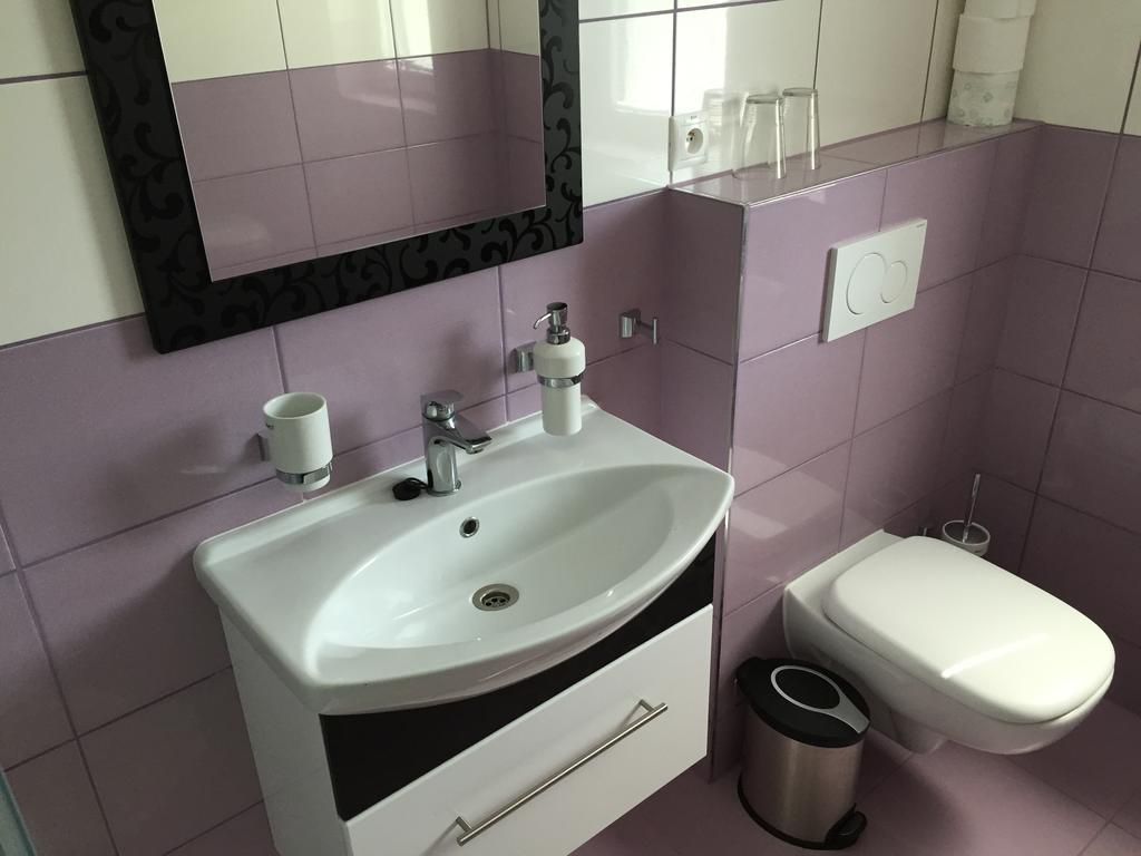 Wellness Pension Inovec&Apartment Houses Jalsove Chambre photo