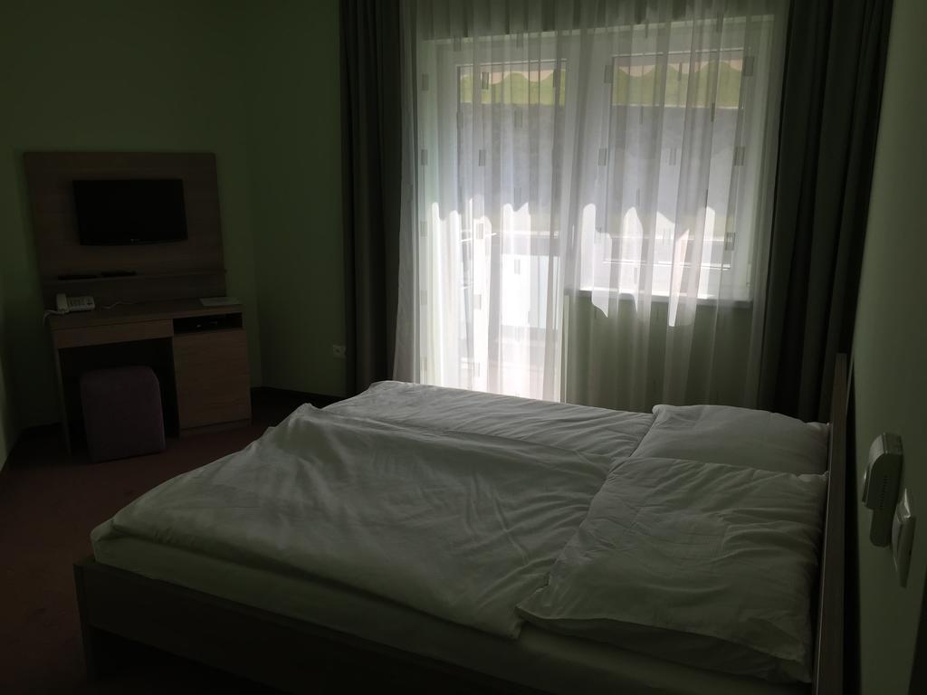 Wellness Pension Inovec&Apartment Houses Jalsove Chambre photo