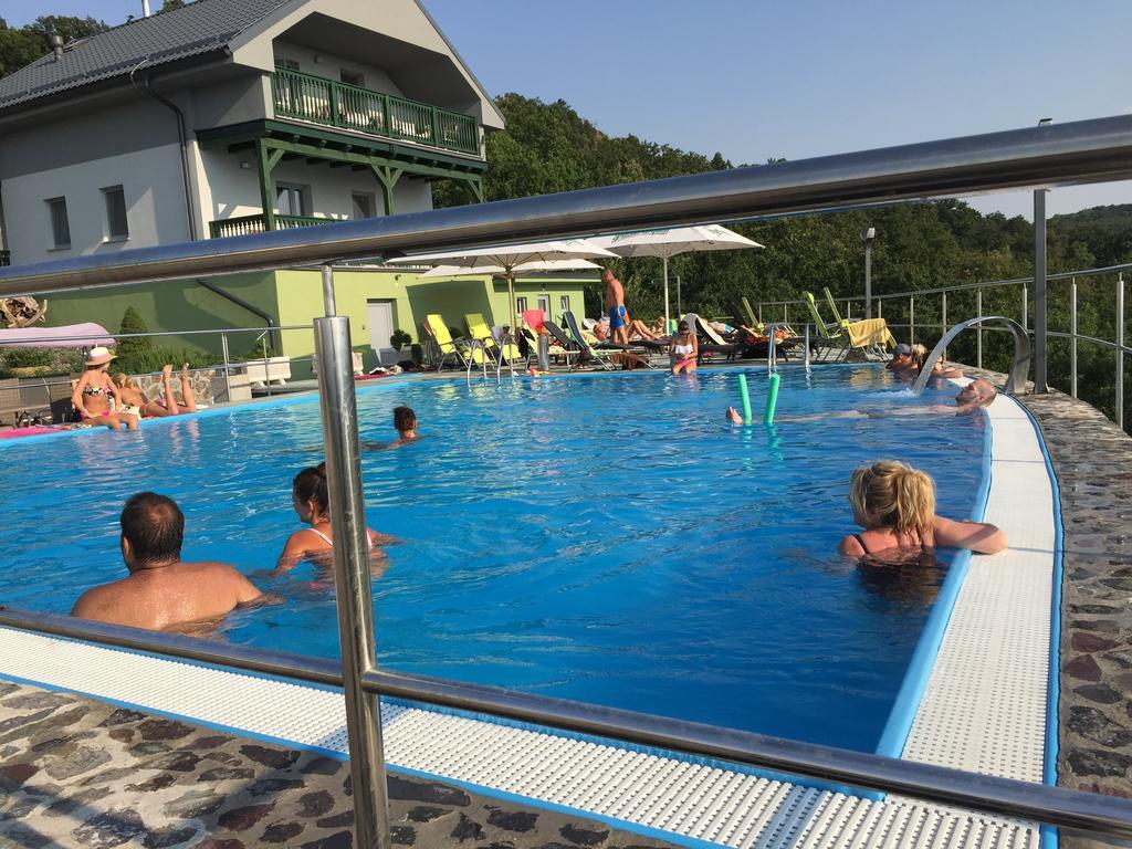 Wellness Pension Inovec&Apartment Houses Jalsove Extérieur photo