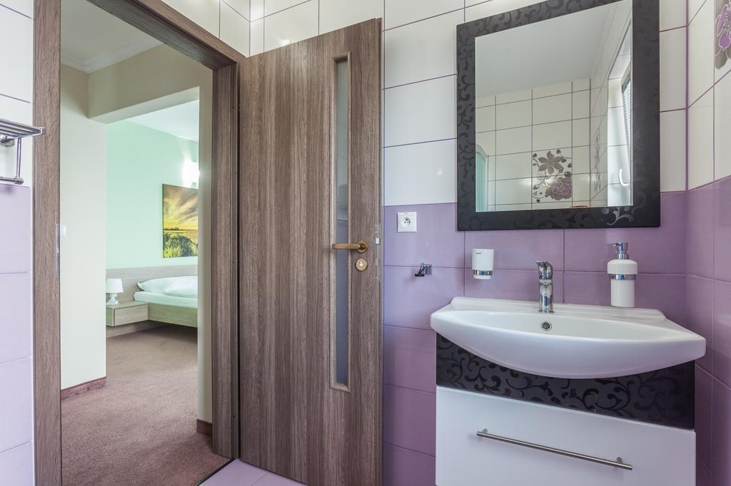 Wellness Pension Inovec&Apartment Houses Jalsove Extérieur photo